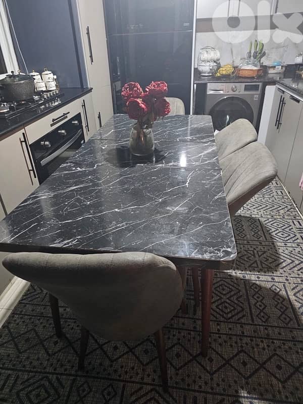 dining table and 6 chairs طاولة سفرة مع ٦ كراسي 1