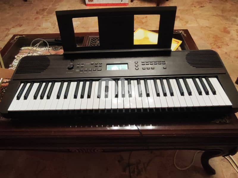 Keyboard Yamaha PSR-E360 DW 2