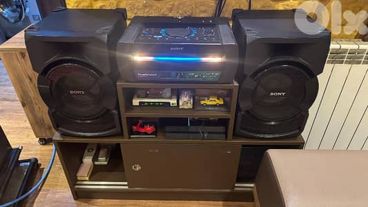 Sony stereo surround system likeee newww