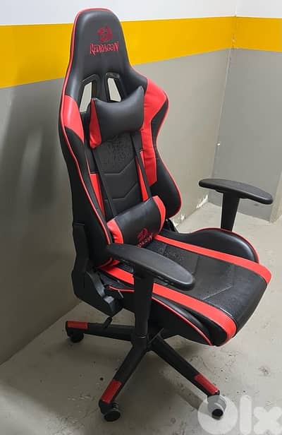 كرسي  أحمر  وأسود  ماركة  REDRAGON ٥٠  دولار  بيروت  أشرفية  ٠٣٧٢٣٨٩٥