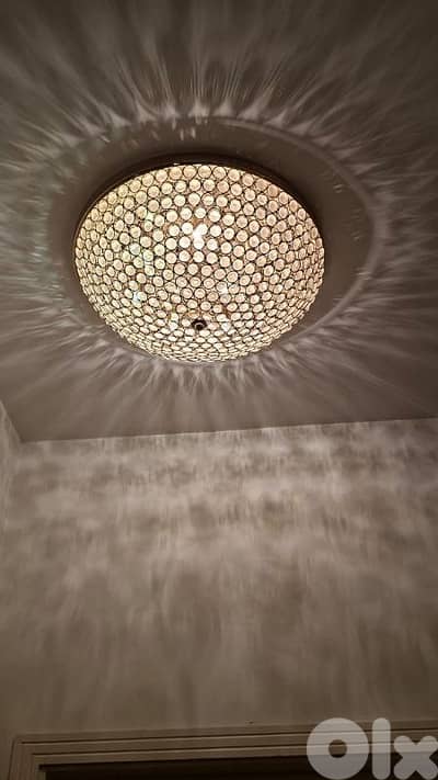 للبيع قطع ديكور متنوعة ممكن بيع كل صنف لوحده ذات ماركة عالمية