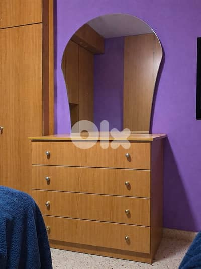 stand, drawers, mirror