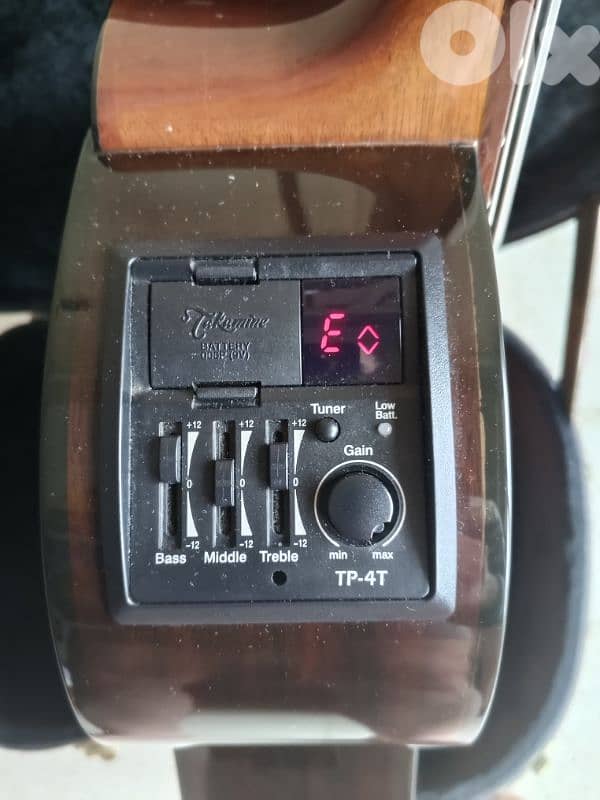 Electro-classical guitar with hard case 2