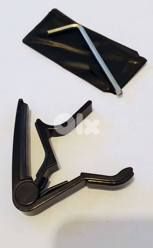 Electro-classical guitar with hard case 5