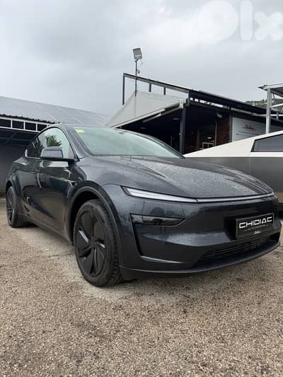 Tesla Model Y 2025