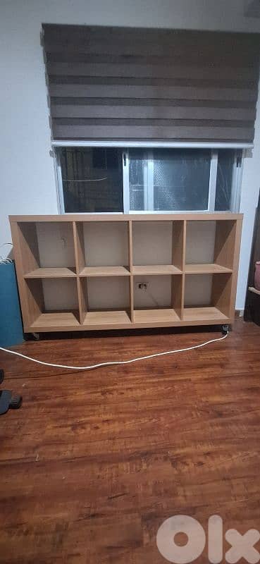 Modern Wooden Storage Shelf – 8 Cubes – Excellent Condition