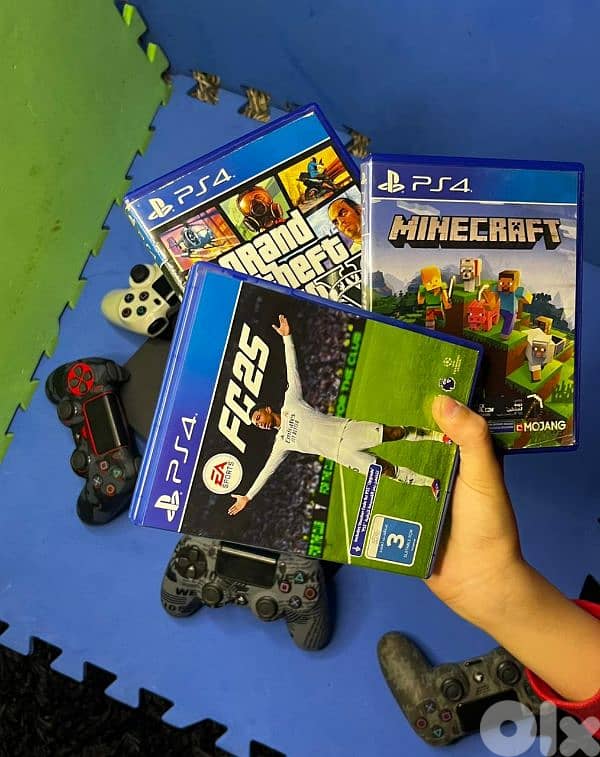 Ps4+6 controllers+3 games+controllers cover 2