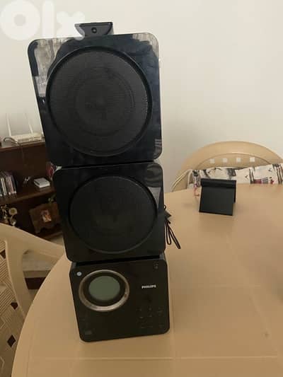 Stereo / Radio + CD Player with remote control