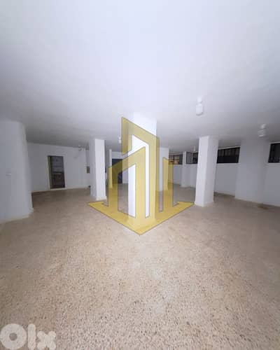 Depot for sale in Sakiet El Janzeer مستودع للبيع في ساقية الجنزير