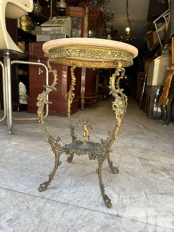 Frensh bronze round marble top table salon 70cmx45cm 250$ 2