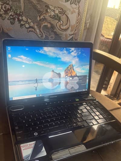 Laptop Toshiba i3 Like new