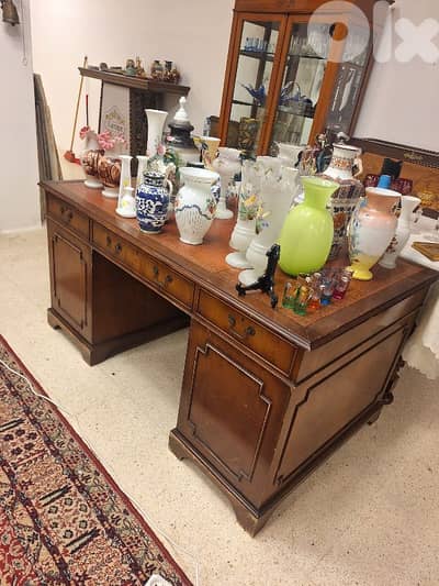 مكتب ريجنسي انجليزي رائع جدا انتيك قديم وجه جلد طبيعية