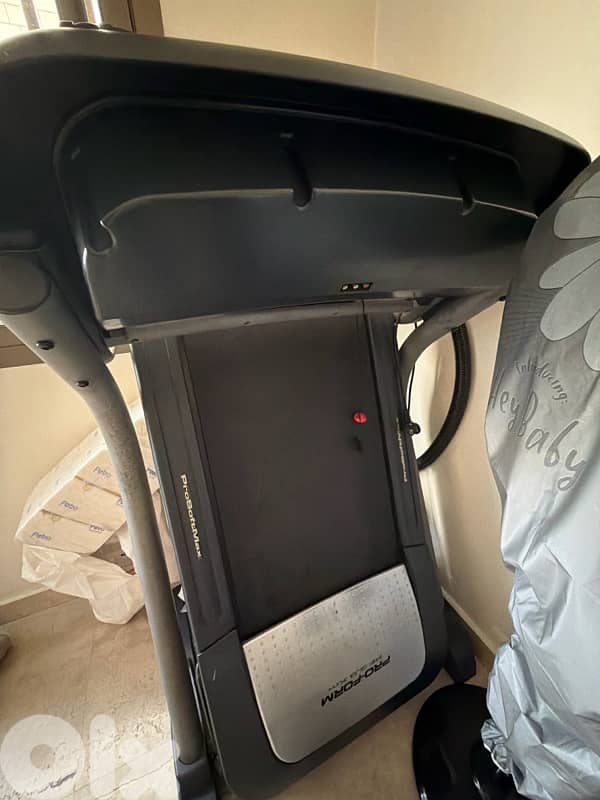 Pro-Form PF 3.9 XM Treadmill 4