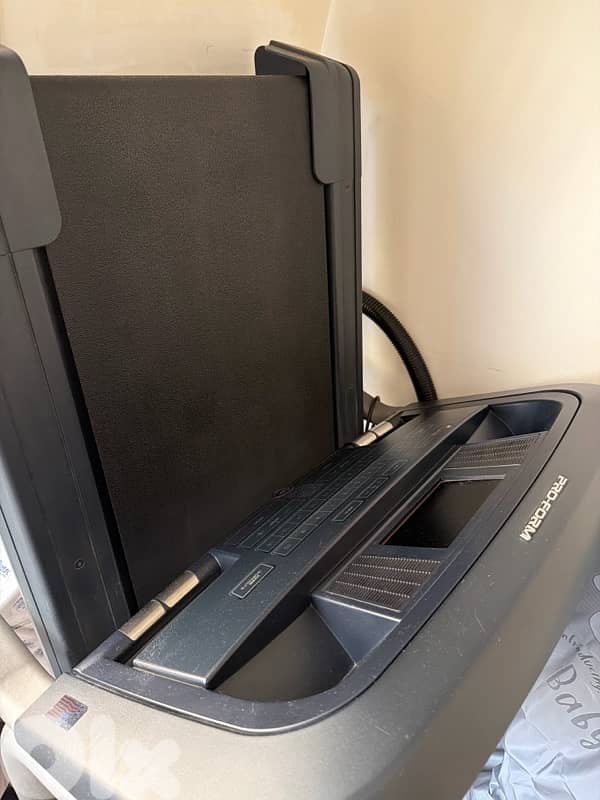 Pro-Form PF 3.9 XM Treadmill 5