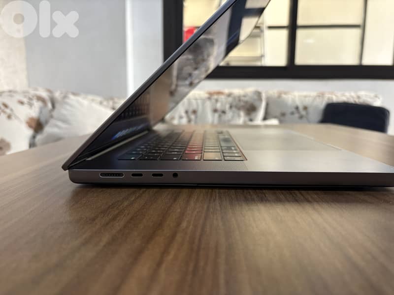 MacBook M1 16 Inch 3