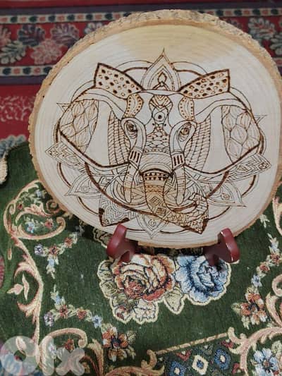 قطعة خشبية.