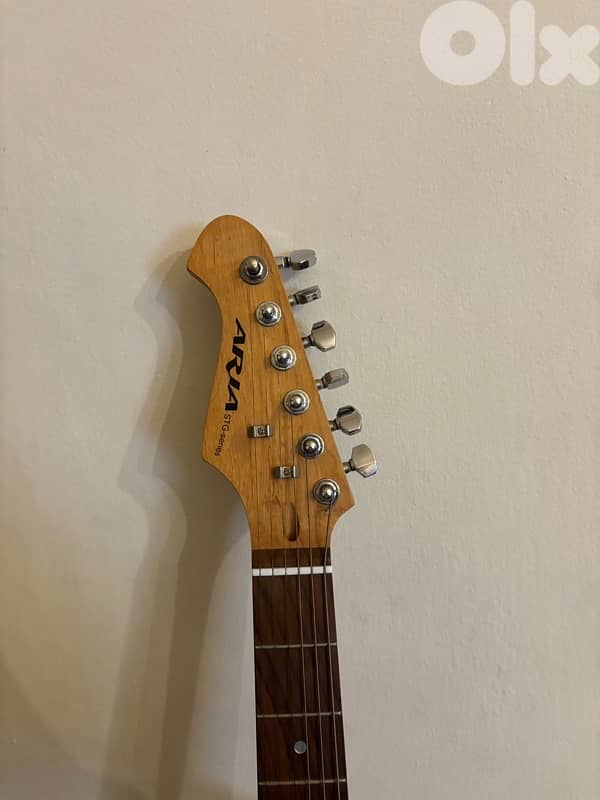 Aria left hand electric guitar 1