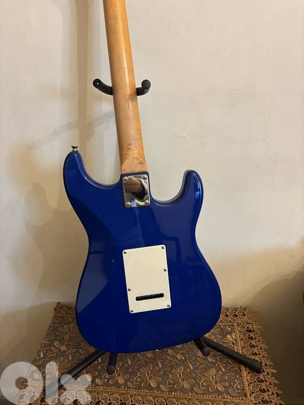 Aria left hand electric guitar 3