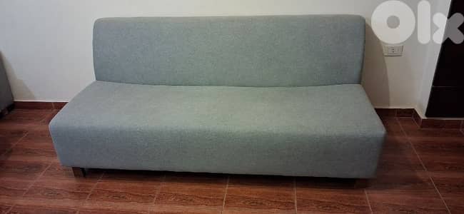 كنبيايه شبه جديد السعر 50$