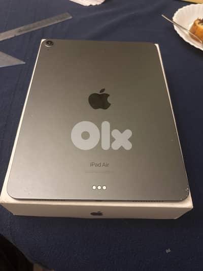 Apple ipad air 5 256gb used like new
