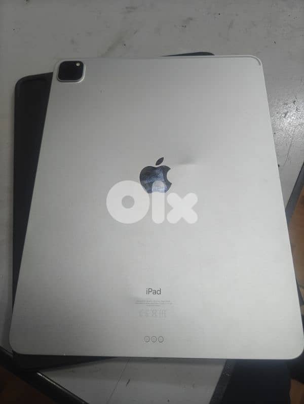 ipad pro M1 12.9 inch 256GB +apple keyboard 4