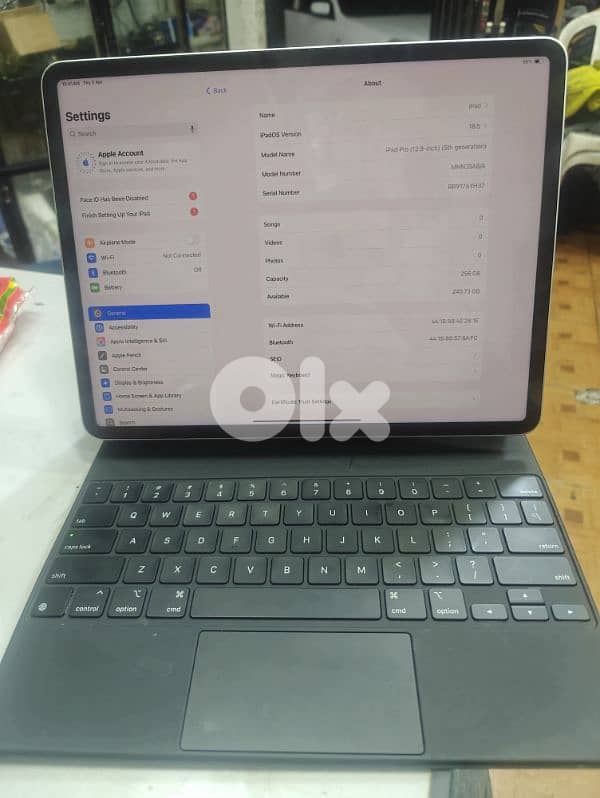 ipad pro M1 12.9 inch 256GB +apple keyboard 9
