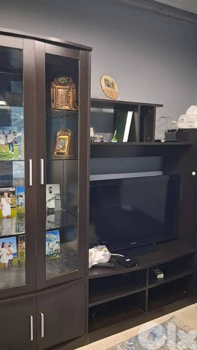 طقم كنبيات زاوية مع ڤيترين