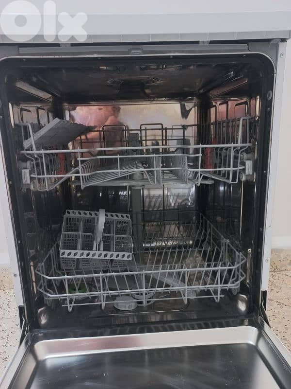 Ariston Dishwasher 4