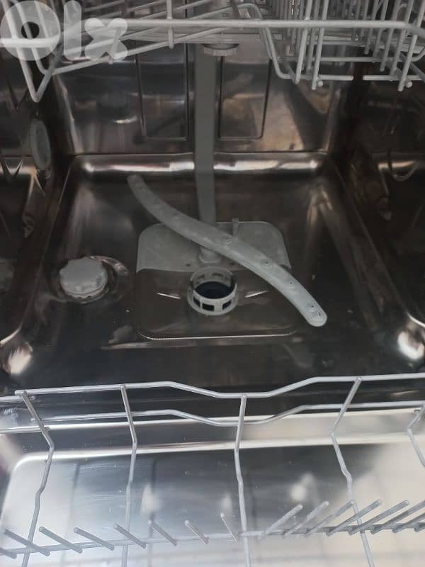 Ariston Dishwasher 7