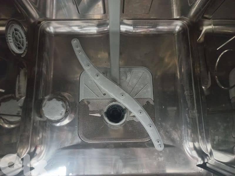 Ariston Dishwasher 9