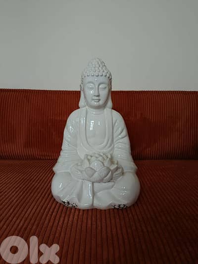 porcelain Buddha statue