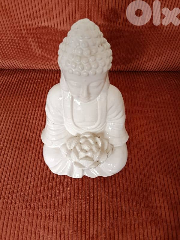 porcelain Buddha statue 1