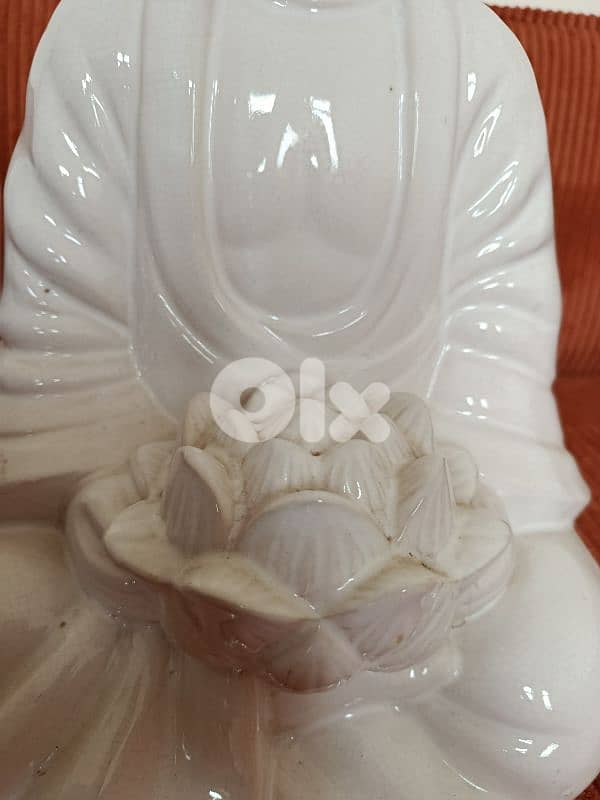 porcelain Buddha statue 4