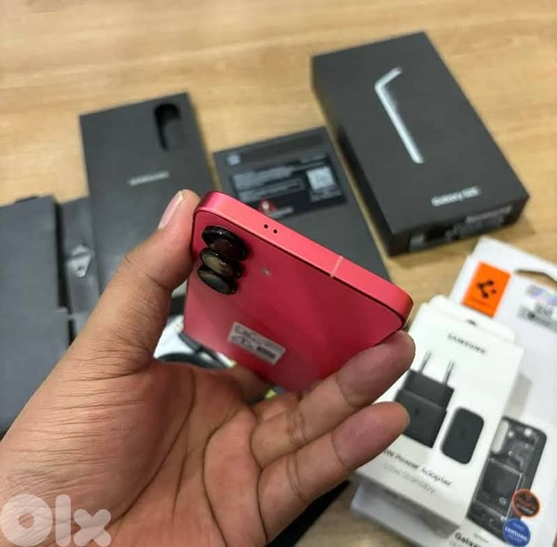 Samsung Galaxy S25 and S25 Ultra 2