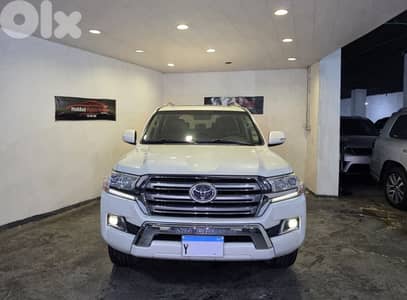 2016 Toyota Land Cruiser V8 White/Basket 1 Owner Like New!