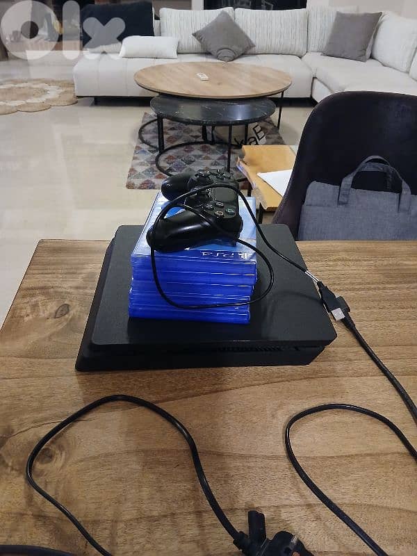ps4 slim + controller 1