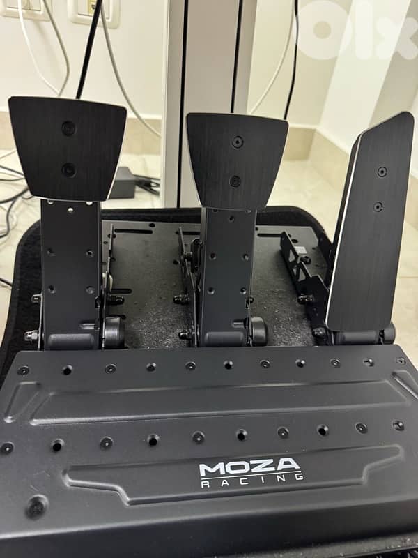 Moza racingsim 13