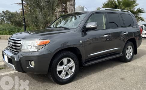 Very clean Toyota Land Cruiser 2015 4.6L V8