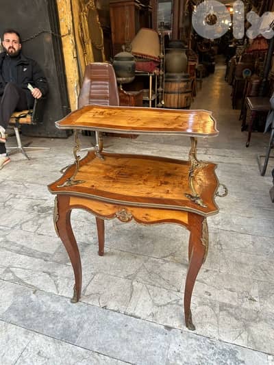 frensh table antique طاولة للضيافة انتيك فرنسية خشب جوز ولا اروع مميزة