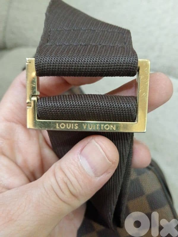 Louis Vuitton sling bag ( Rare ) 4