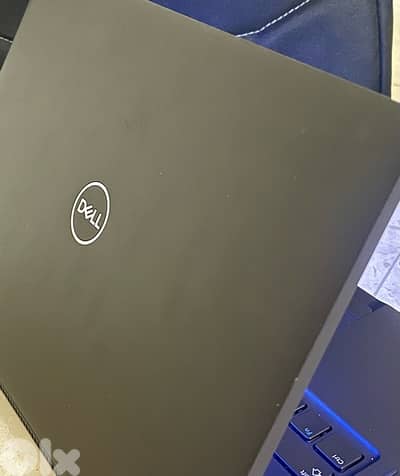 Laptop  Dell