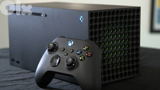 xbox series x barley used for 4 months with 1 controller and 4 games