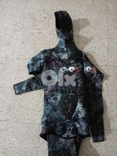 wetsuit for freediving/spearfishing small size