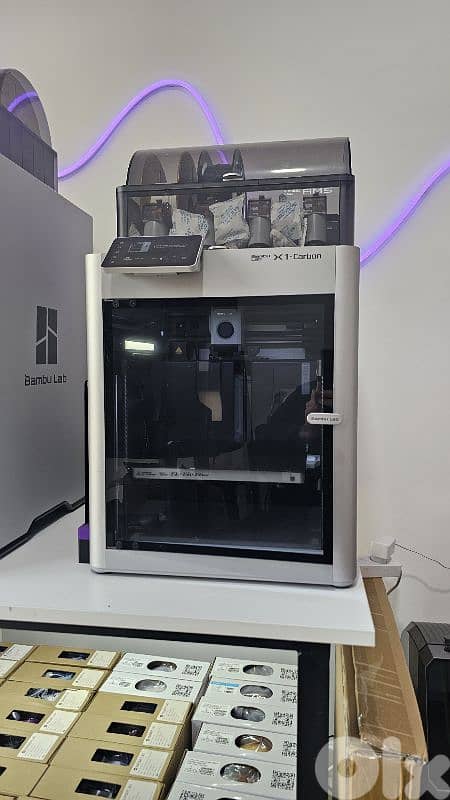 Bambu lab X1C combo 3d printer 1