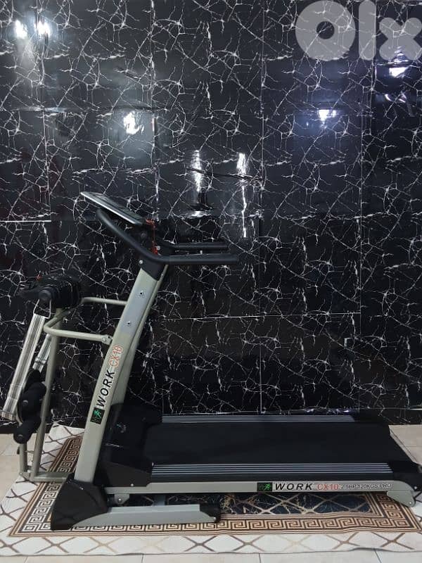 very good quality treadmill 2,5hp automatic inclinen 2