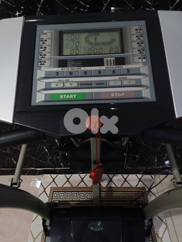 very good quality treadmill 2,5hp automatic inclinen 4