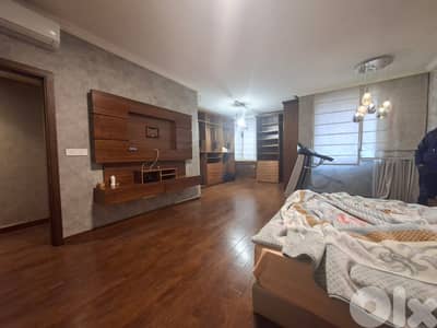 Apartment for Sale in Hamraشقة للبيع في الحمرا