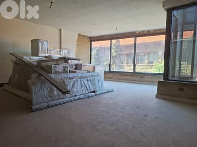 Apartment for Sale in Hamraشقة للبيع في الحمرا