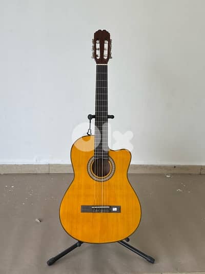 admira spanish guitar classic