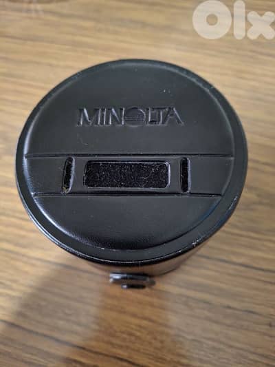 قطعة نادرة لهواة الأنتيك: علبة عدسة Minolta يابانية